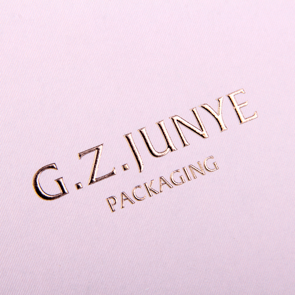 彩色精裝盒工廠跟你細(xì)說(shuō)高端灰板 彩色精裝盒工廠跟你細(xì)說(shuō)高端灰板